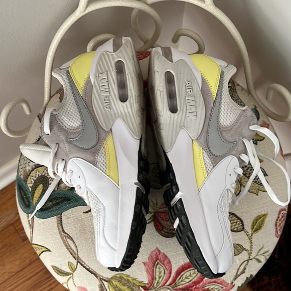 Nike Women’s AirMax Excee CD 5432-111 - Picture 3 of 14